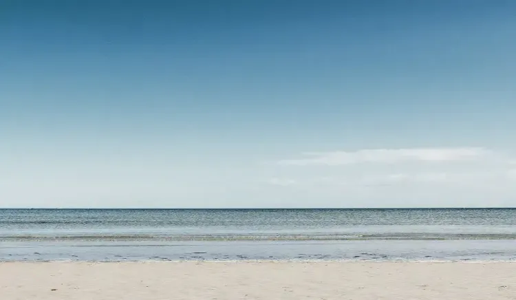 Свой пляж на берегу